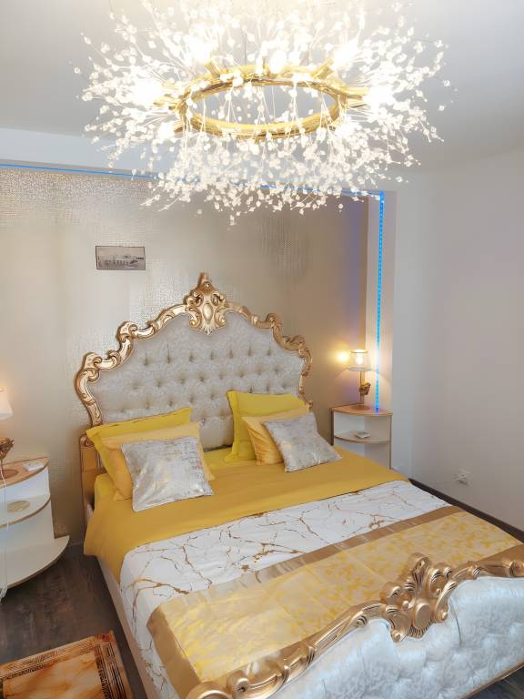 Bed & breakfast with heated pool, terrace & hot tub | City view | Suitable for remote work — photo 2