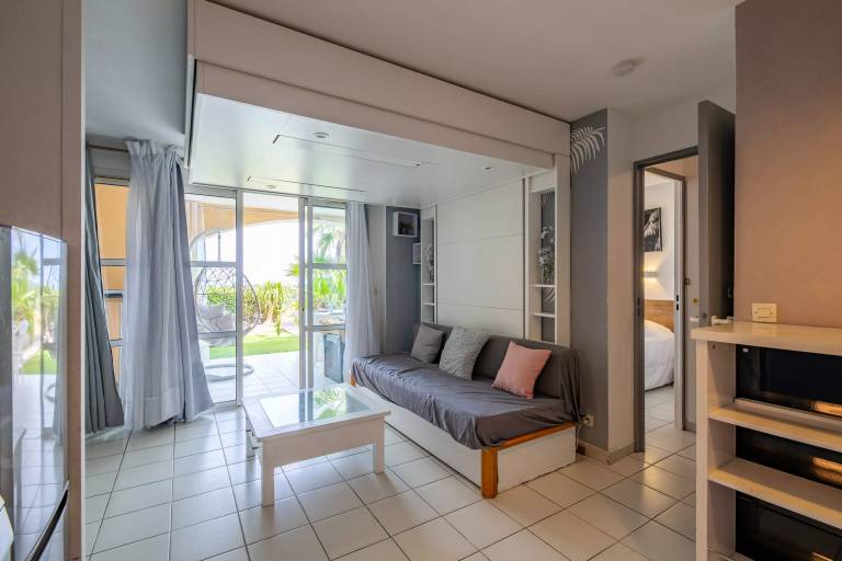 Lovely rental apartment with jacuzzi, patio & garden | Next to the beach | Pets are welcome — photo 4