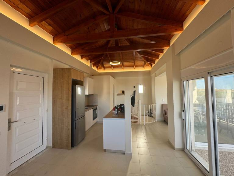Vacation home with private pool, yard & terrace | Mountain view — photo 5