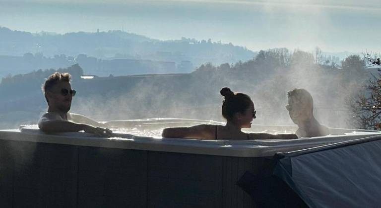 Vacation home with jacuzzi | Pets allowed — photo 5