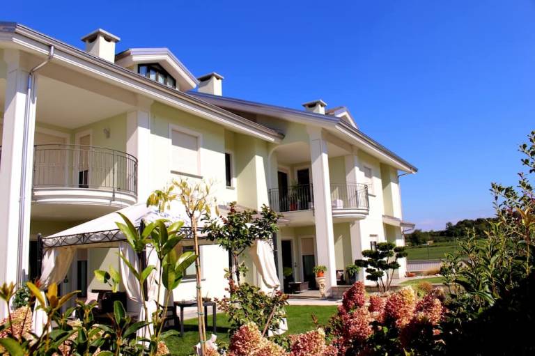 Bed & Breakfast  Cuneo