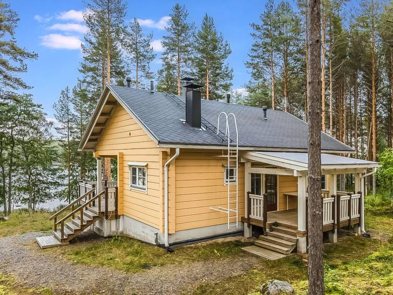 Vacation home with sauna & patio | Nature view — photo 2