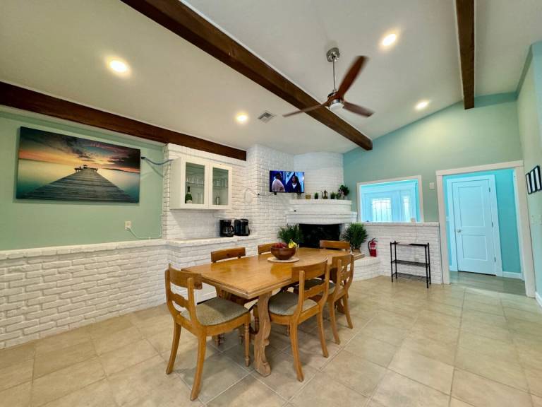 3 Bedroom 1 story home on canal with private pool just steps to Fort Myers beach — photo 5