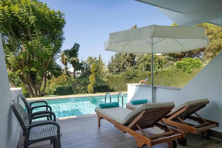 Resort  Side