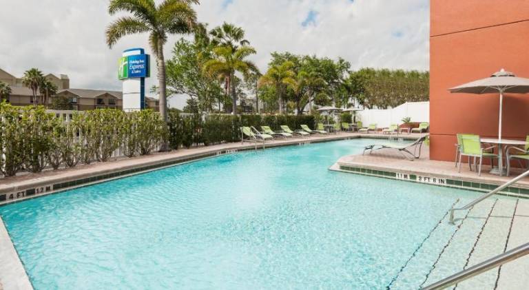 Holiday Inn Express & Suites - Nearest Universal Orlando By IHG — photo 2