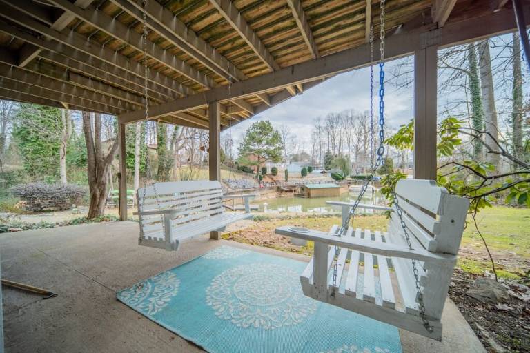 House  Mooresville