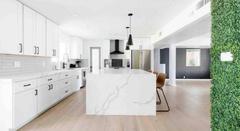 Vacation home with jacuzzi & pool | Suitable for remote work | Pets are welcome — photo 3