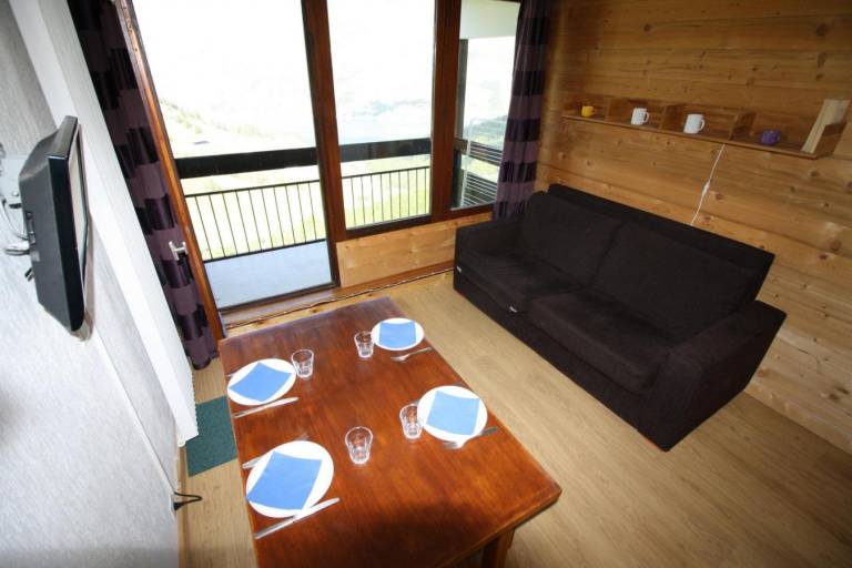 40m from resort center, 8th floor, balcony, tv, ski locker, 21m², Tignes in Tignes