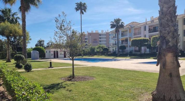 Fully equipped lovely apartment with patio, private pool & garden | Next to the beach | Good for workation | Pet-friendly — photo 5