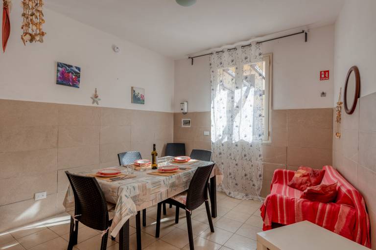 Lovely rental apartment with yard & terrace | Garden view | Next to the beach | Pet-friendly — photo 4