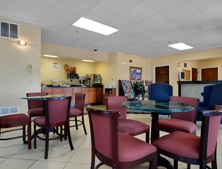 JAMESON INN CONYERS — photo 4
