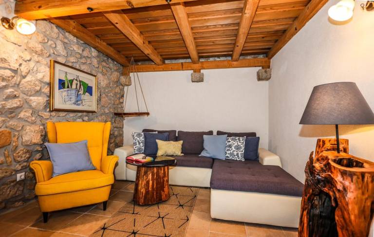 Fully equipped vacation home with private pool, barbeque & garden | Sea view | Pet-friendly — photo 2
