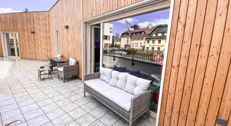 Holiday apartment with hot tub, private pool & patio | Ski nearby | Pets allowed — photo 5