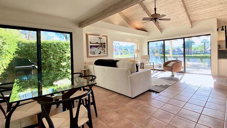 Aqua Vista Inspiring Views, 2 Suites & Spacious Patio – a Greenday property — photo 3