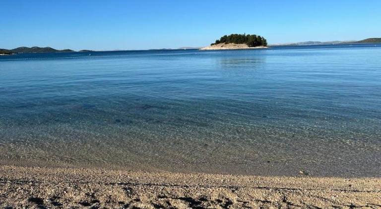 House with 2 rooms for 6 persons in Biograd na Moru