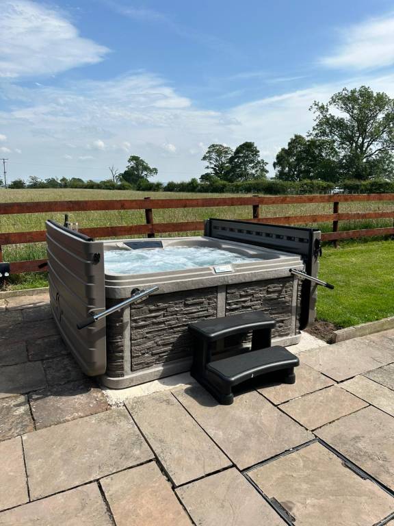 Fully equipped lovely cottage with garden & jacuzzi | Pet-friendly — photo 2