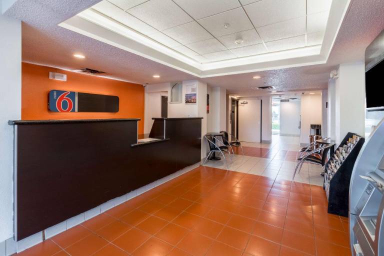 Motel 6 Irving, TX - DFW Airport North — photo 2