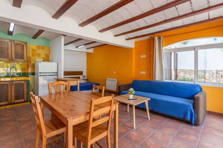Big holiday apartment with terrace, fast internet & private pool | Mountain view | Beach nearby | Pets allowed — photo 4