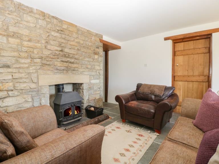 Family-oriented charming cottage with yard | Dogs allowed — photo 3
