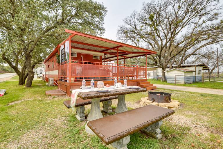 Pet-Friendly Brownwood Home: Walk to Lake! — photo 3