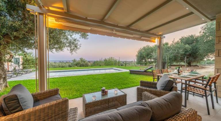 Villa with pool — photo 2