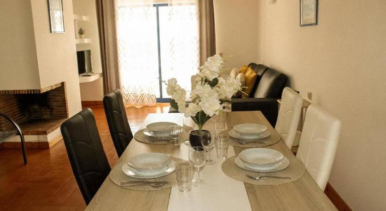 Wonderful apartment with yard & private pool | Pets allowed — photo 3