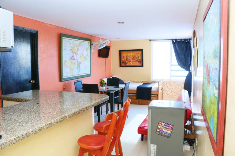 Studio with pool | City view — photo 2
