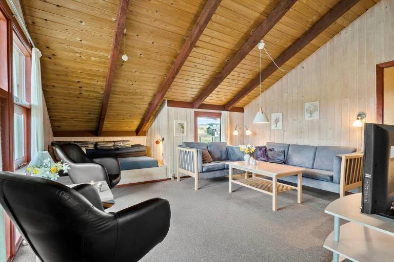 House with barbeque, garden & terrace — photo 4