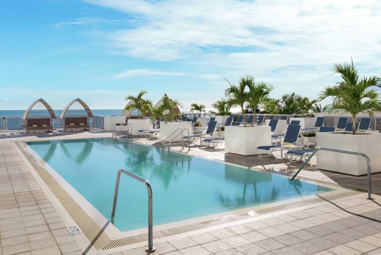 Resort  Miami Beach