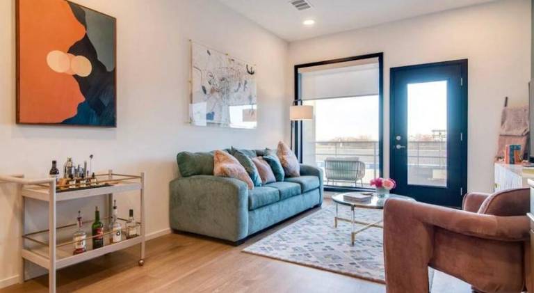 Apartment with heated pool & barbecue — photo 2