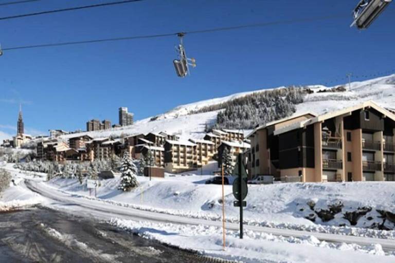 Nice holiday apartment with patio | Close to the ski | Pets allowed in Les Belleville
