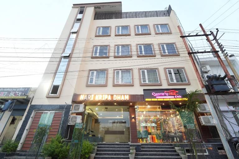 Hotel Hari Kripa Dham Near Prem Mandir Vrindavan in Agra