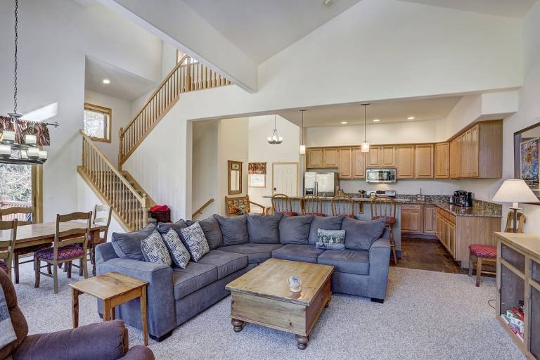House with grill, terrace & pool | Mountain view — photo 4