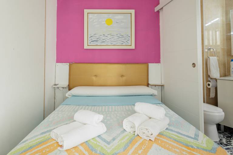 Sevilla Center Premium Apartment with Balcony, Wi-Fi & Air Conditioning — photo 5