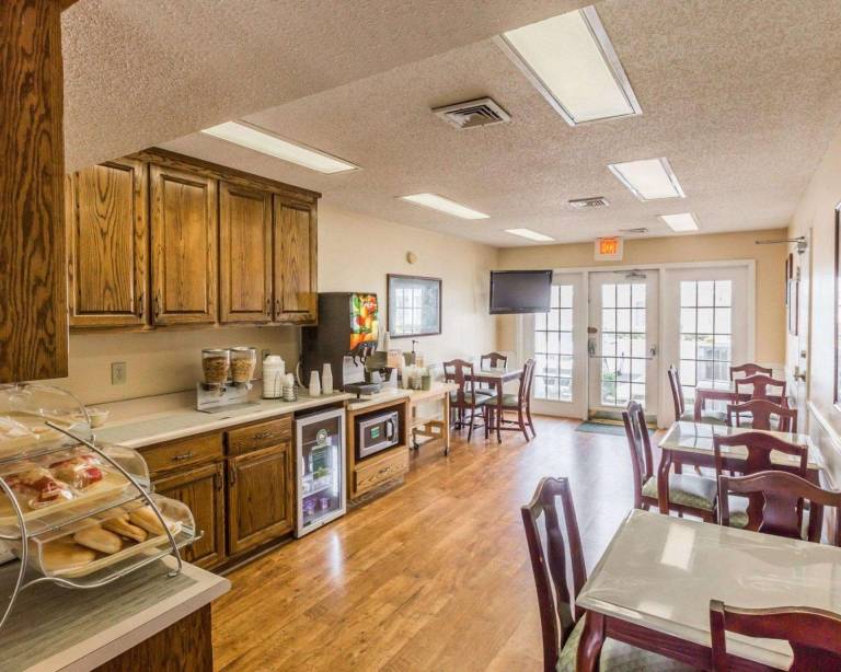 Rodeway Inn Sylacauga Hwy 280 — photo 5