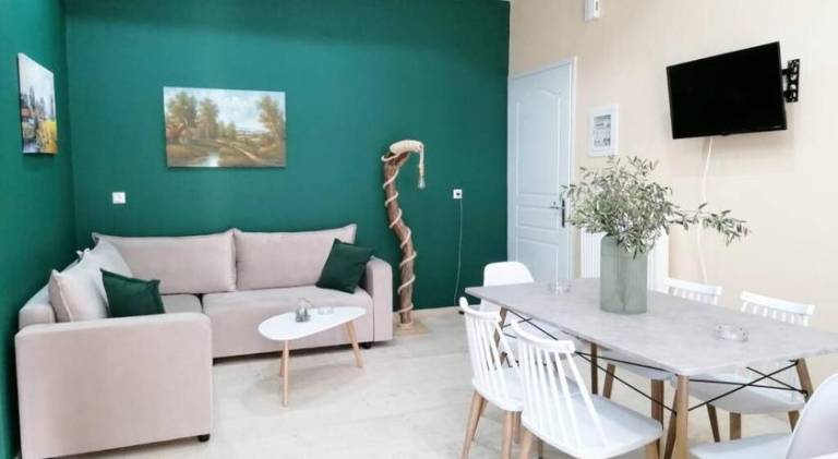 Holiday apartment with patio | Pets are welcome in Trifylia