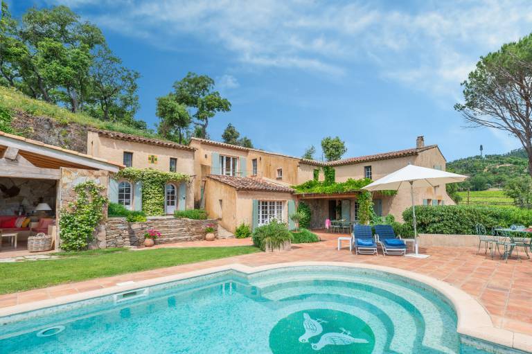 Children-friendly villa with barbecue, pool & yard | Pets allowed — photo 4