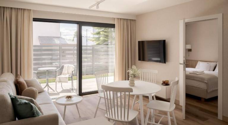Apartment with patio | Pet-friendly — photo 2