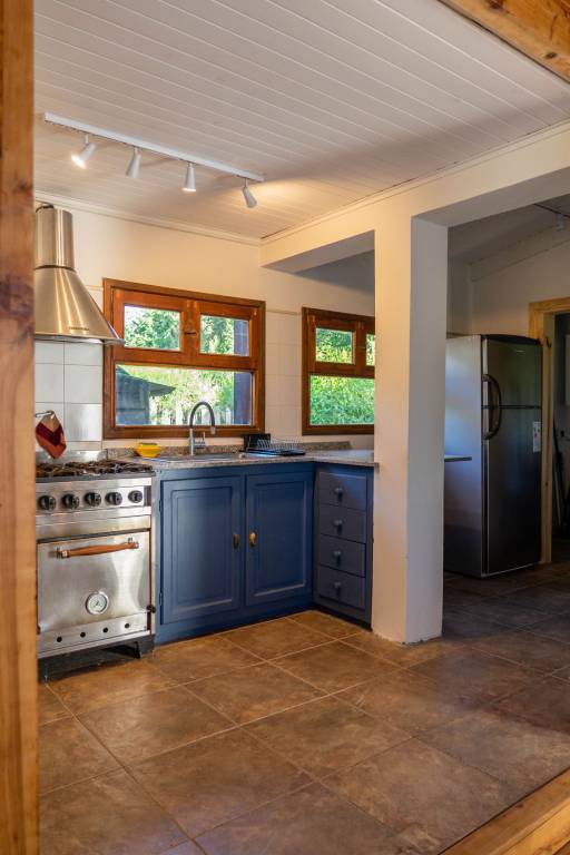Vacation home with BBQ & garden — photo 4