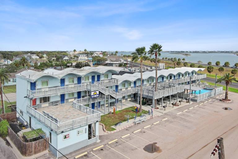 Blue Wave Inn in Rockport, TX