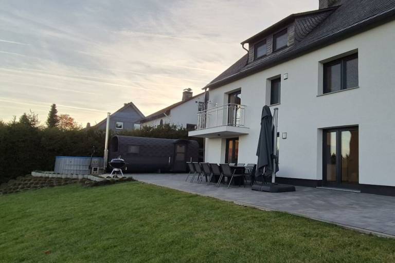 Fully equipped house with BBQ, garden & patio | Pet-friendly — photo 2
