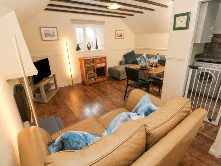 Cottage with pool, sauna & grill | Beach view | Pet-friendly — photo 4