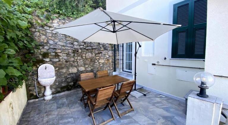 Rental apartment with patio — photo 5