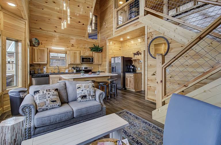 Child-friendly vacation home with fast internet, BBQ & hot tub | Water view | Pets are welcome — photo 4