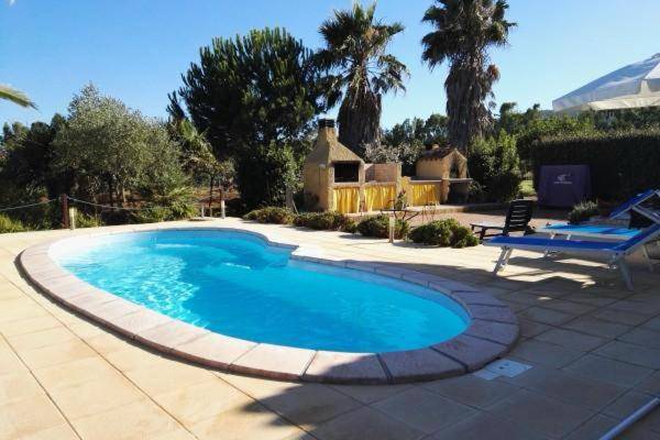 Villa with hot tub & pool in Alghero