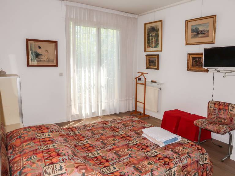 Fully equipped spacious house with patio, barbeque & yard | Next to Fort Saint-André | Nature view | Pets are welcome — photo 4