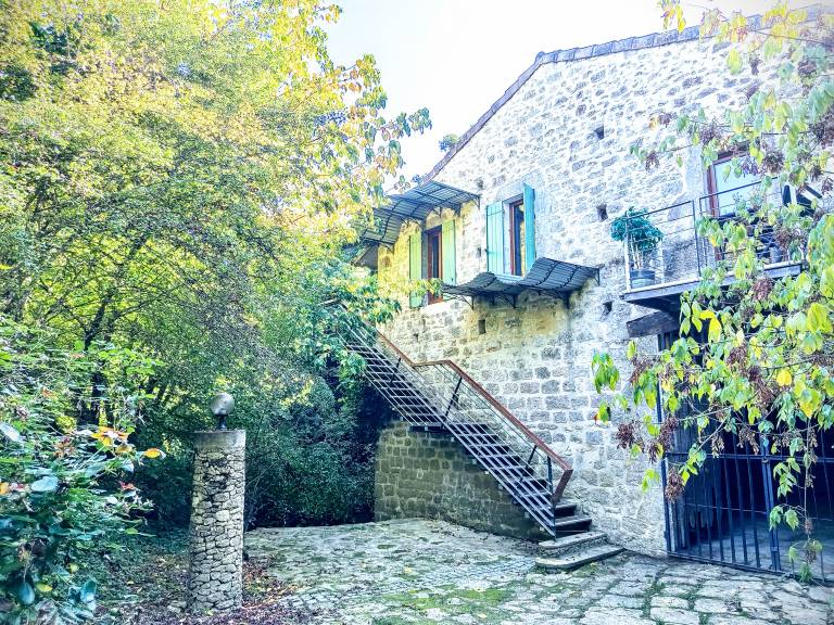 Vacation home with garden, hot tub & private pool | Nature view — photo 5