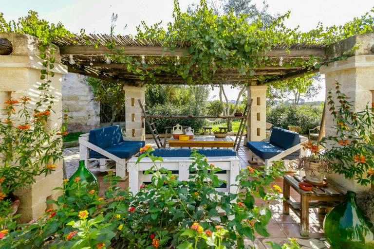 House with BBQ, patio & garden — photo 3