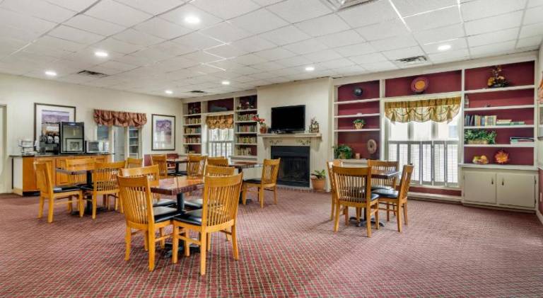 Perry Inn & Suites National Fairground I 75 — photo 3