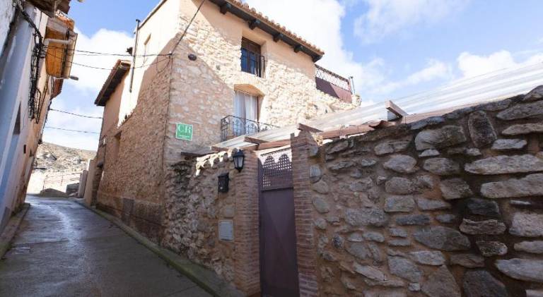 House with 3 rooms for 7 persons in Teruel